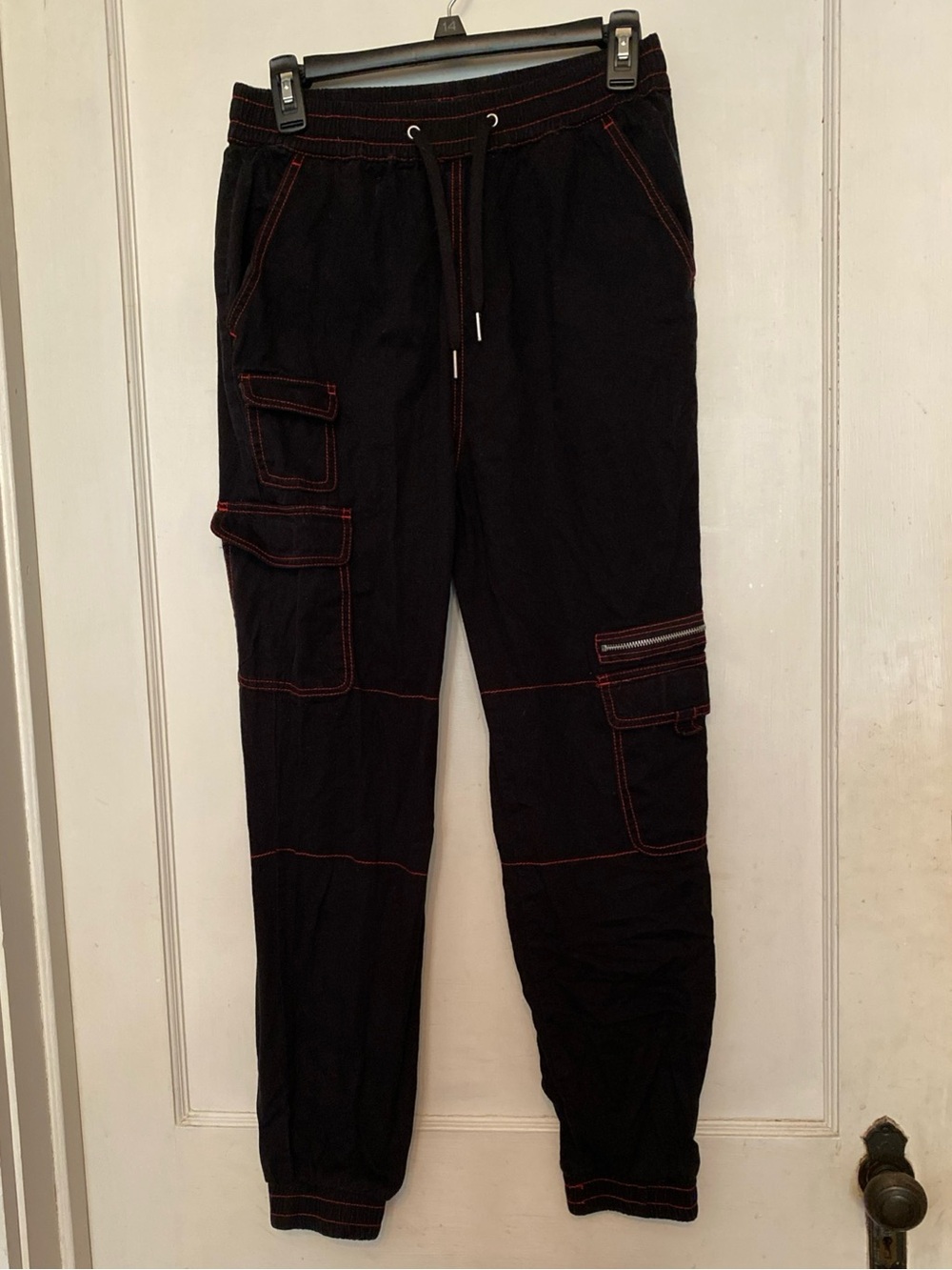 ! Hot Topic Black Red Baggy Jogger Pants Cargo Pockets Men's size SM